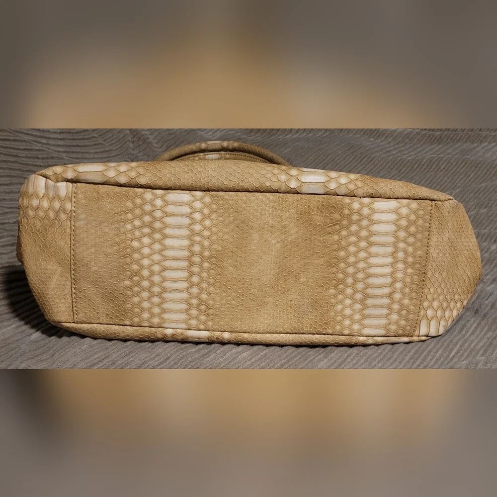 Penelope Ann Seeet City Tan Faux Snake Skin Textured Tote - Picture 5 of 12